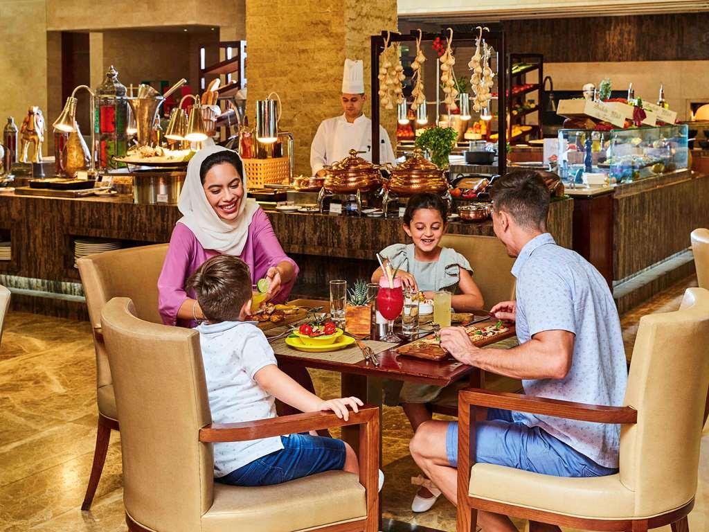 Sofitel Dubai The Palm Luxury Apartments Restaurant photo
