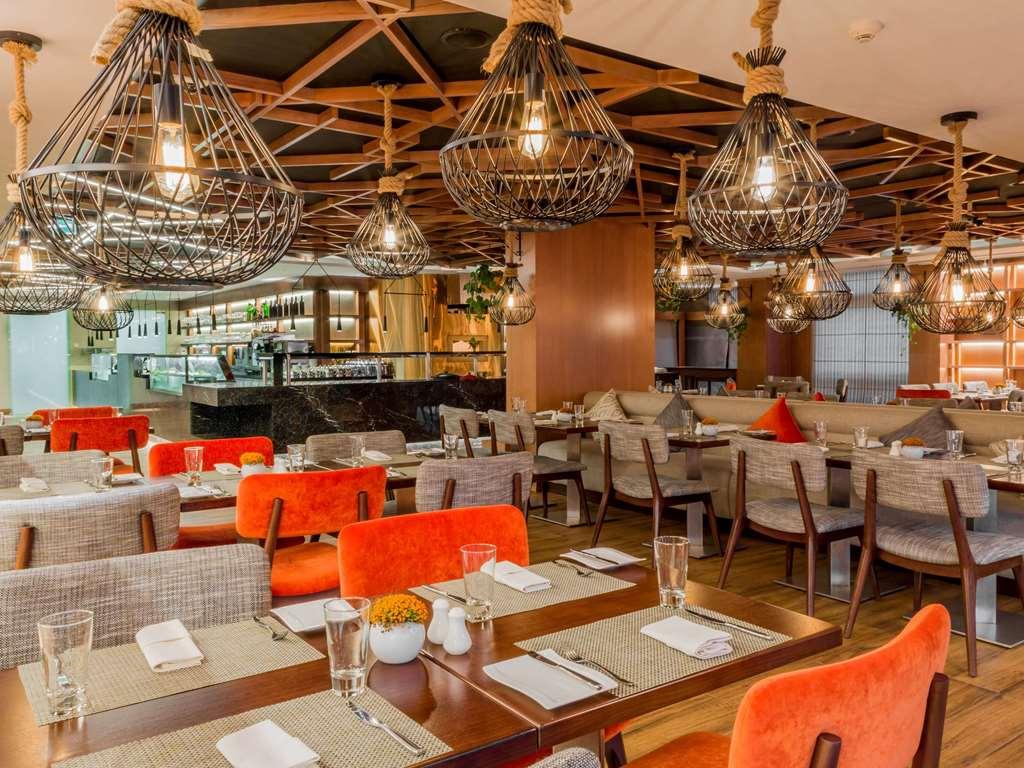 Sofitel Dubai The Palm Luxury Apartments Restaurant photo